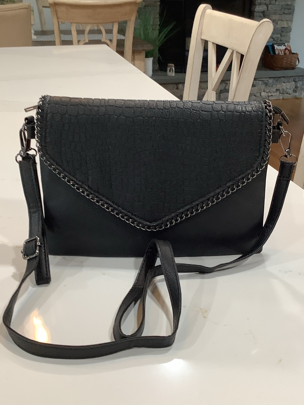 Black Croc Textured Flap Crossbody Bag - Unbranded